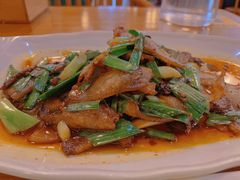 蒜苗回锅肉-易老妈蹄花.特色川菜(人民公园总店)
