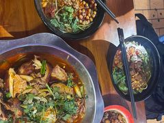 -爆炸头阿姨小四川正宗川味小吃(无任何分店)