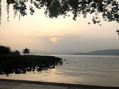 -吴山路夜市