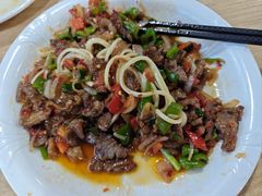 -歹歹的加个面过油肉拌面