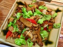 炒牛肝菌-缘生态云南菜·野生菌庭院餐厅(华侨城店)