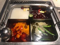四宫格汤底-海底捞火锅(油麻地店)