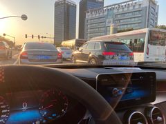 -奔驰上海利星(七宝店)