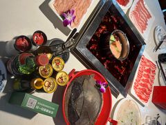 -二荆条·蜀鲜汇城市森林火锅