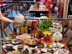 -四囍码头海鲜烧烤自助火锅(外滩南京东路悦荟广场店)