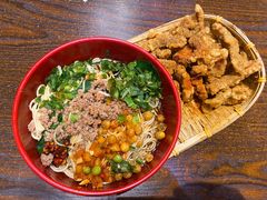-爆炸头阿姨小四川正宗川味小吃(无任何分店)