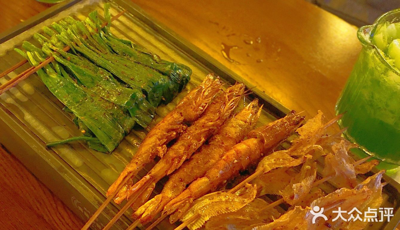 “江湖”味儿国潮风烧烤酒场