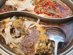 -阿瓦山寨·湘菜现炒·剁椒鱼头王(咸阳总店)
