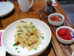 香葱拌笋衣-小大董·烤鸭(王府井apm店)