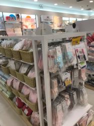 -爱婴室(上海紫荆广场店)