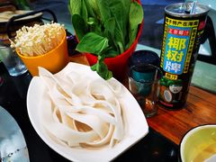 -三里屯土灶炖公鸡地锅鸡(江东店)