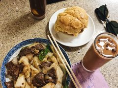 牛肉炒猪肠粉-沙溪兄茶餐厅