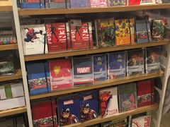 -名创优品(北京新中关购物中心地铁层店)