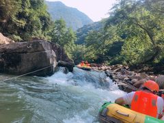 -雅鲁激流探险漂流