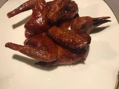 脆皮乳鸽-荣轩(新荣记环球金融中心店)