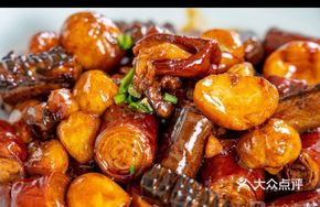 Braised Eel with Chestnuts and Intestine