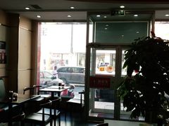 大堂-李先生牛肉面大王(营口大润发店)
