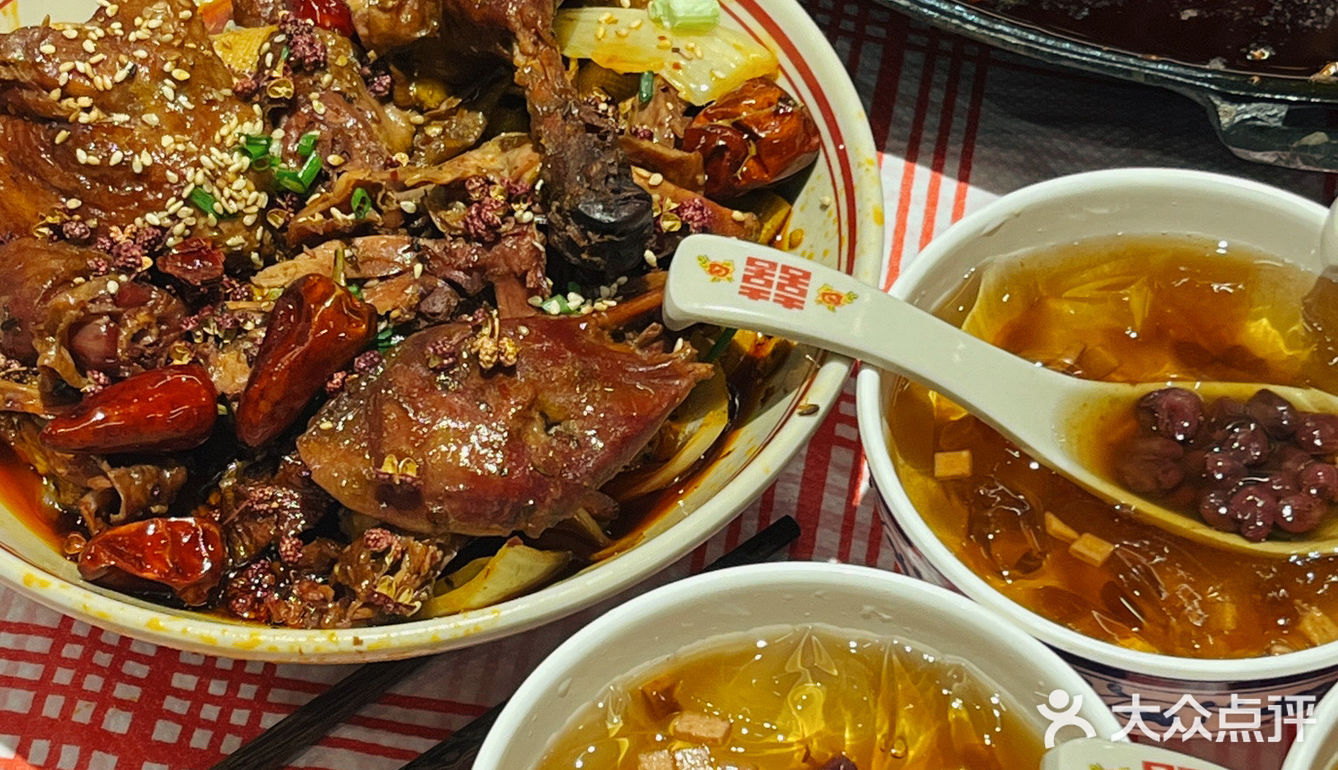 在南昌三店齐开的重庆风味老火锅！进门起我的嘴没停过...