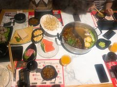 秘制鲜牛腩鸳鸯锅-今日炊牛·潮汕牛肉火锅(华采天地店)
