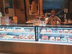-花花卷卷·鲜食蛋糕(静安久光百货店)