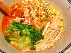 -刀小蛮半只鸡过桥米线(家乐福四元桥店)