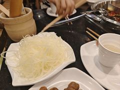 -百年川椒重庆老火锅(光谷店)