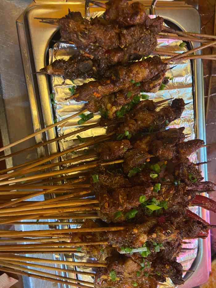 心心念念念了好久的刘记烧烤终于被突然安排上了.