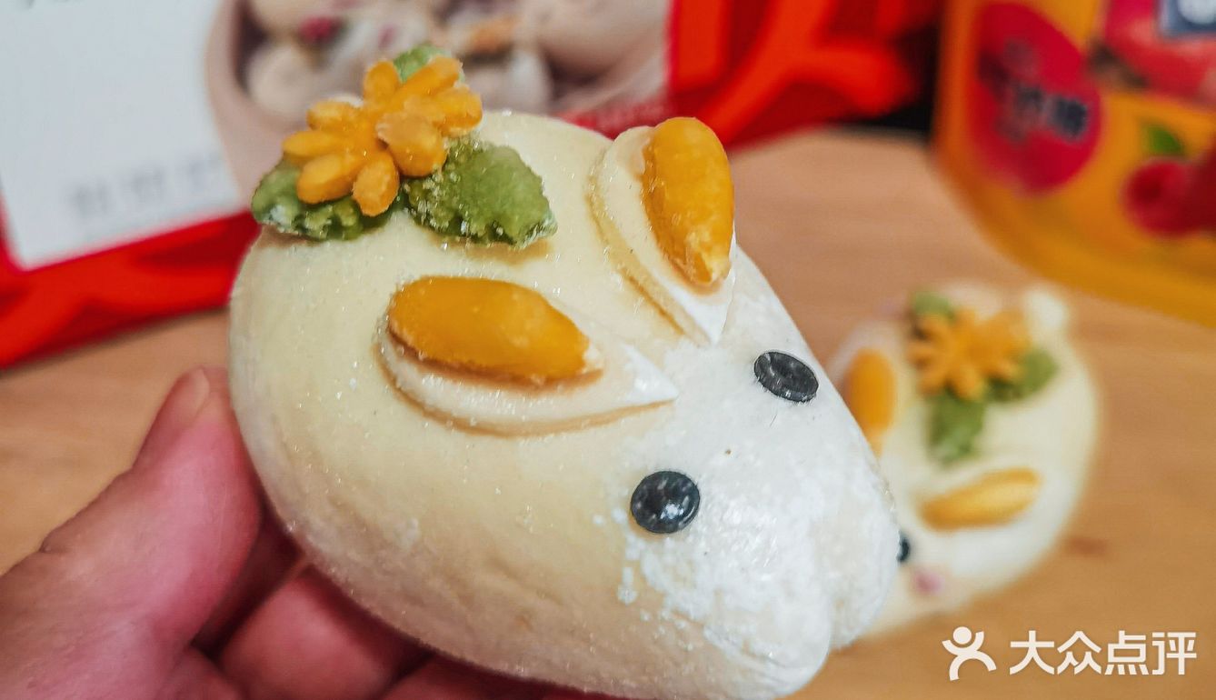 吃着兔年生肖年馍🐰年味更浓了[调皮]