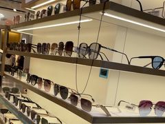 -爱视眸Eyeblling眼镜·依视路·蔡司镜片折扣店(百联南方商城购物中心)