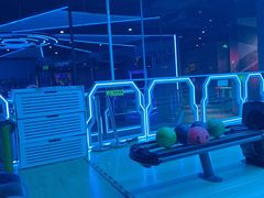 -世代星球·保龄球·镭战真人CS·团建(杨浦店)