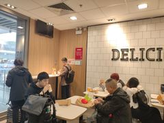 -麦当劳(上海虹桥站30B检票口楼上)