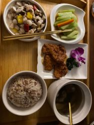 -卓玥国际月子会所(罗山路店)