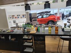 -杭州中沃沃尔沃4S店(滨江区店)