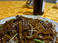 湿炒牛肉河粉-天宝食坊·啫啫煲大排档(西华路店)