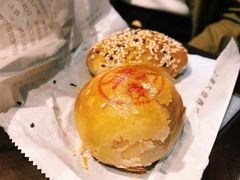 蛋黄鲜肉月饼-大壶春生煎(四川中路店)