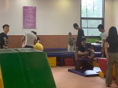 -爱威盛亲子俱乐部·纽约国际早托中心