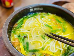 -良米山·云南野生菌过桥米线(上海首店)