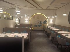 卡座-周渝食惦·酸菜鱼精致川菜(横岗店)