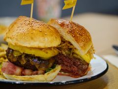 烤菠萝牛肉汉堡-HELLO 27 意面·沙拉·帕尼尼