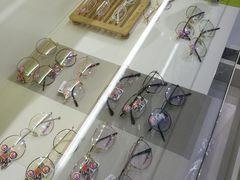 -提一眼镜·蔡司·依视路(小寨店)