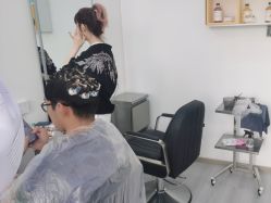 -LILI·HAIR SALON理理造型