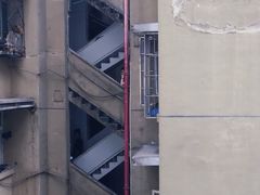 -白象居
