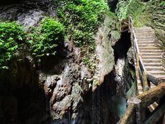 -龙水峡地缝景区