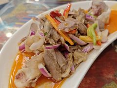 -乡村馕坑肉·烧烤·新疆菜·本地人更爱吃(阿勒泰首店)