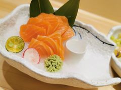 三文鱼刺身-小句号·精致料理(江南环球港店)