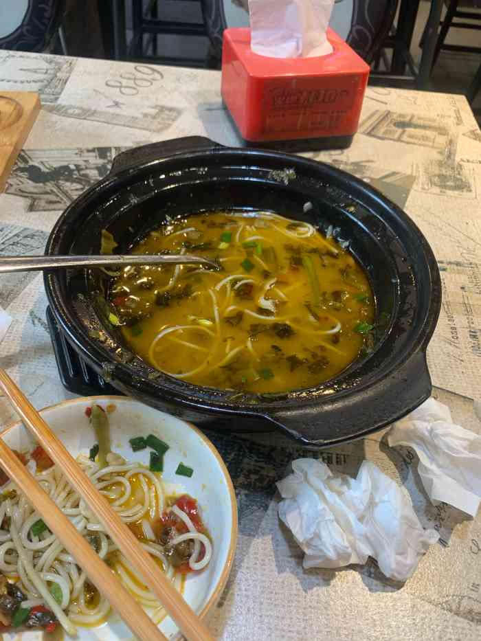 百味佳米线馆(渝北店)-"在花卉园附近闹市区,周围主要是老城区,周.