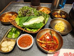 -草家酱蟹炭火烤肉店(珲春南路二店)
