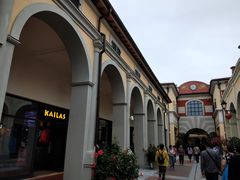 -佛罗伦萨小镇广佛名品奥特莱斯(疏港路店)