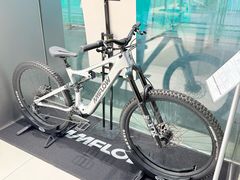 -DJI大疆(深圳华强北曼哈授权体验店)