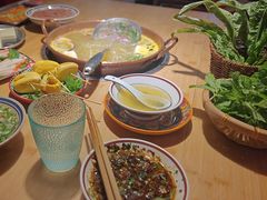 -洱火云南酸菜牛肉火锅(石景山当代商城店)